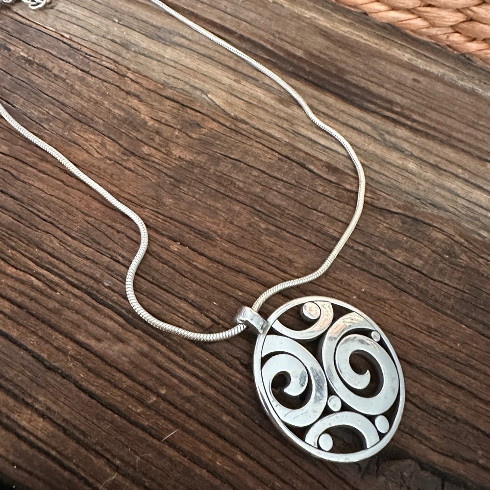BRIGHTON ❤️ “London Groove” Medallion Pendant Necklace - Picture 2 of 6